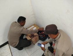 Razia Sukses, Polsek Kurik Sita Puluhan Botol Miras Ilegal di Kampung Rawa Sari
