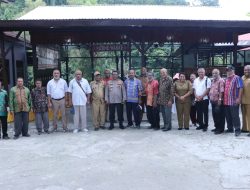 Wakapolda Papua Lakukan Tatap Muka Bersama Lembaga Musyawarah Adat (LMA) Port Numbay di Rumah Adat Obhe Warke