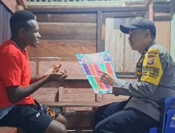 Lakukan Program Si Ipar, Satgas Binmas Ajarkan Anak Dogiyai Membaca