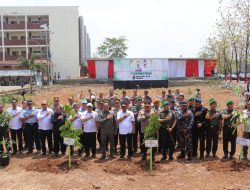 Polda Sulsel Gelar Penananam 10 Juta Pohon