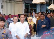 Dampingi Presiden Joko Widodo ke Pasar Rakyat di Banyuwangi, Mendag Zulkifli Hasan: Harga Bapok Stabil dan Pasokan Cukup