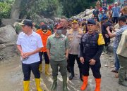 Kepala BNPB Pantau Langsung Proses Evakuasi Bencana di Humbahas