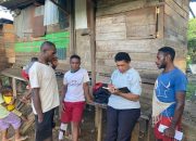 Polwan Polres Jayapura Terus Ajarkan Program Baca Tulis di Sentani