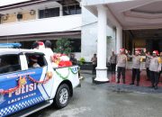 Sambut Natal, Kapolda Papua Pimpin Tim Berbagi Kado Kepada Masyarakat