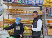 Sat Reskrim Polres Supiori Awasi Ketersediaan Bahan Pokok Jelang Natal dan Tahun Baru