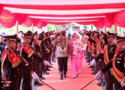 Pelepasan Kapolda Lama, Tradisi Pengantaran Irjen Pol Drs. Setyo Boedi Moempoeni Harso, dengan Pedang Pora di Polda Sulsel