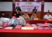 Kabidhumas Polda Sulsel Gelar Konferensi Pers Penangkapan Pembobol ATM Lintas Provinsi, Modus Call Center Palsu