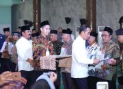 Presiden Bagikan 1.000 Sertipikat Tanah Wakaf di Jawa Timur