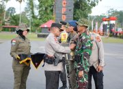 Kapolri Beri Penghargaan Pin Emas Kepada Prajurit TNI dan Anggota Polri yang Tergabung dalam Satgas Operasi Damai Cartenz 2023
