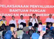 Kunjungi Gudang Bulog GBB Umbul Tengah, Presiden Cek Stok Beras dan Salurkan Bantuan Pangan