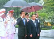 Presiden Jokowi Kunjungi Monumen Pahlawan dan Mausoleum Ho Chi Minh di Hanoi