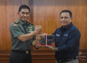 Dukung Industri Dalam Negeri, Danpussenarmed Tinjau Produk PT. Pindad