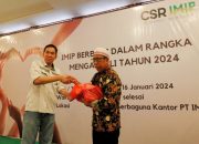 PT IMIP Sebar Ratusan Paket Sembako untuk Kaum Dhuafa di Bahodopi