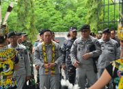 Tinjau Lahan di Kalimantan, Kepala Bakamla RI Disambut Burung Enggang