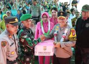 Kunker di Touna, Kapolda Sulteng Berikan Bansos Untuk Warga Masyarakat Kepulauan