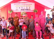 Bakti Kesehatan di Polres Morut, Kapolda Sulteng Bagikan Kursi Roda dan Bansos Anak Stunting