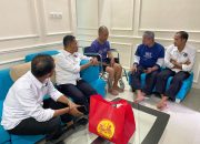 Kunjungan Kasat Intelkam Polres Gowa Bawa Semangat Baru untuk AIPDA Abdul Kadir yang Sedang Sakit