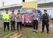 Personel Polres Gowa dan Polsek Kawal Pendistribusian Kotak Suara Logisitik Pemilu ke PPK