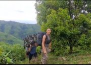 Medan Berat Menuju TPS Terpencil Pegunungan Ansibong di Kabupaten Parimo