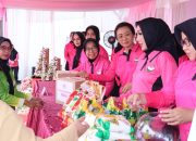 Pengurus Yayasan Kemala Bhayangkari Cabang Gowa Gelar Pasar Murah