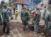 Hari Ke -11, Satgas TMMD dan Masyarakat Kebut Pengecoran Jalan dengan Penuh Semangat