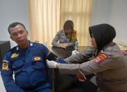Dokkes Polda Sulteng Periksa Kesehatan Petugas Pengamanan dan Komisioner KPU Jelang Pleno