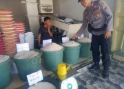 Jelang Ramadhan, Polsek Ampana Kota Patroli Cek Harga Beras di Agen Distributor
