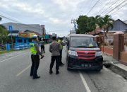 Ops Keselamatan Tinombala 2024, Satgas Preemtif Polres Touna Bagikan Brosur Pada Pengguna Jalan