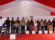 Kunjungan Kerja di Polresta Palu Kapolda Sulteng Bagikan Paket Sembako dan Kursi Roda