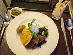 Perkenalkan Cita Rasa Nusantara, Nasi Kapau Jadi Salah Satu Pilihan Menu Baru Garuda Indonesia