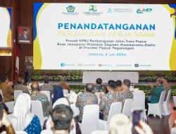 Penandatanganan Perjanjian Proyek KPBU Ruas Jalan Jayapura-Wamena Segmen Mamberamo-Elelim