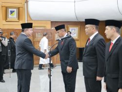 Lantik Pejabat Struktural Akademik dan Fungsional, Plt. Sekjen Kemendagri Harap Bawa Perubahan Positif