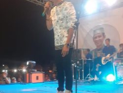 Pernikahan Pausan Sira dan Siti Wahyuni di Lapangan Minasatene Meriah, Dihadiri Artis Makassar Ridwan Sau