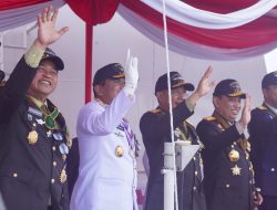 Kasad Hadiri Peringatan HUT ke-79 TNI AL di Atas KRI dr. Radjiman Widyodiningrat