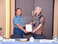 Ir Kormar Hadir Dalam Presentasi Kendaraan Tempur Bawah Air