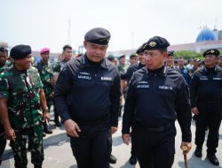 Kasad Hadiri Penganugerahan Brevet Kehormatan Hiu Kencana Kepada Presiden Joko Widodo