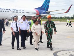 Wamendagri Ribka Kawal Penerbangan Perdana Maskapai Sriwijaya Air ke Bandara Douw Aturure Nabire