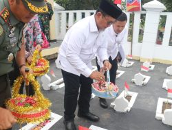 Tabur Bunga, Peringatan Hari Bhakti Transmigrasi ke-74 di Makam Pionir Transmigrasi Sukra Indramayu