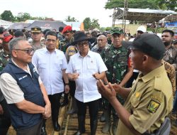 Tinjau Lokasi Pengungsian di Sukabumi, Mendes Yandri: Dana Desa Boleh untuk Kedaruratan