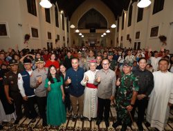 Pastikan Perayaan Natal Berlangsung Lancar, Wamendagri Bima Arya Tinjau Sejumlah Gereja di Bandung