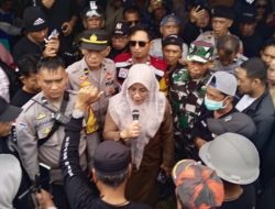 Warga Kelurahan Bitoa Demo Tuntut Pemberhentian Ketua RT/RW 