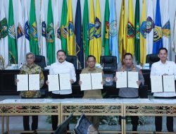 Mendagri Tanda Tangani Kerja Sama Pengawasan Penyelenggaraan Perizinan di Daerah