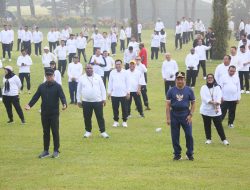 Peserta Retreat Magelang Semangat Ikuti Olahraga Pagi, Mendagri Tito Ikut Senam Pagi Bersama