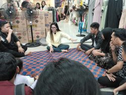 Bojes dan Lia, Pasangan Viral yang Sempat Enggan Berpisah, Kini Resmi Menikah dan Berkunjung ke Butik Owner Fenny Frans