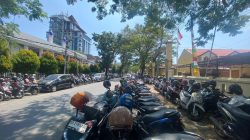 Parkir Liar Marak di Samping Gedung Balai Kota Makassar, Wartawan Forum Makassar Info Soroti Kinerja Dishub