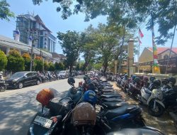 Parkir Liar Marak di Samping Gedung Balai Kota Makassar, Wartawan Forum Makassar Info Soroti Kinerja Dishub
