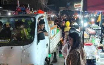 Pedagang Kuliner Padati Jalan Barukang, Lalu Lintas Macet Parah