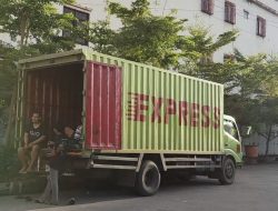 Maraknya Parkir Mobil Ekspedisi di Makassar, Pemerintah dan Aparat Dinilai Tutup Mata