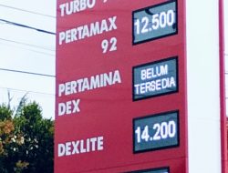 Diduga Lakukan Pengisian Berulang, Sebuah Mobil Panther Merah Terpantau di SPBU Jalan Pahlawan Jeneponto