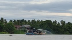 Kapal Penyedot Pasir di Desa Lea,Bone. Marak, Aparat Dituding Tidak Bertindak